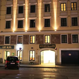 4* Szálloda 900 M Zur Oper