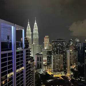 platinum-suites-klcc-service-suites.kualalumpurs-hotels.com/