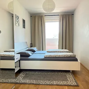  Apartment 2 Bedroom Next To Metro U1 And Garage Parking