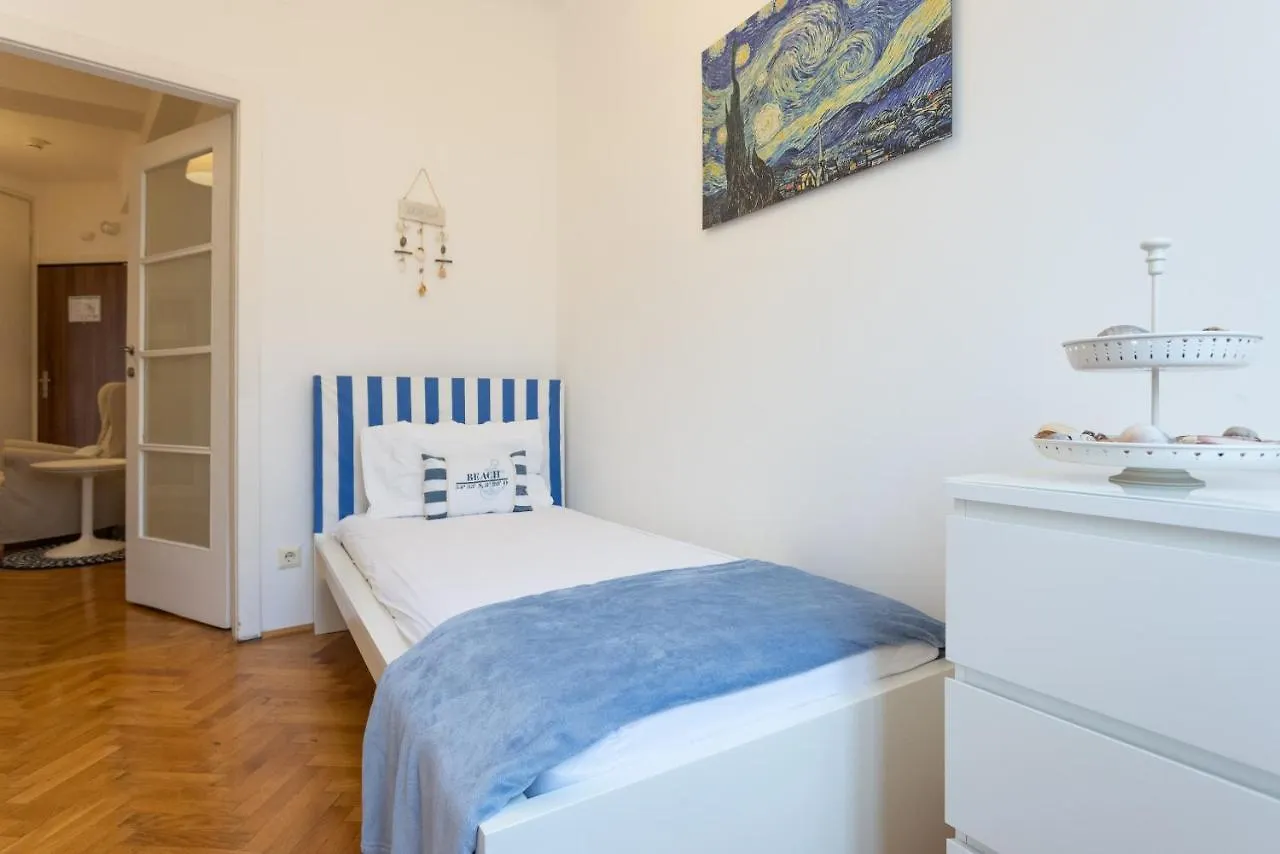 Operastreet City Center Santorin Apartment Vienna Austria